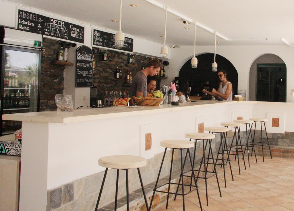 Armadoros Hotel / Ios Backpackers מראה חיצוני תמונה