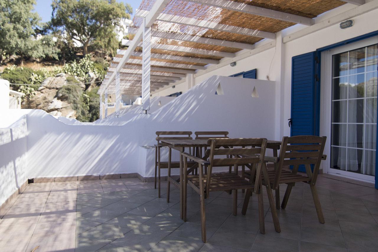 Armadoros Hotel / Ios Backpackers מראה חיצוני תמונה