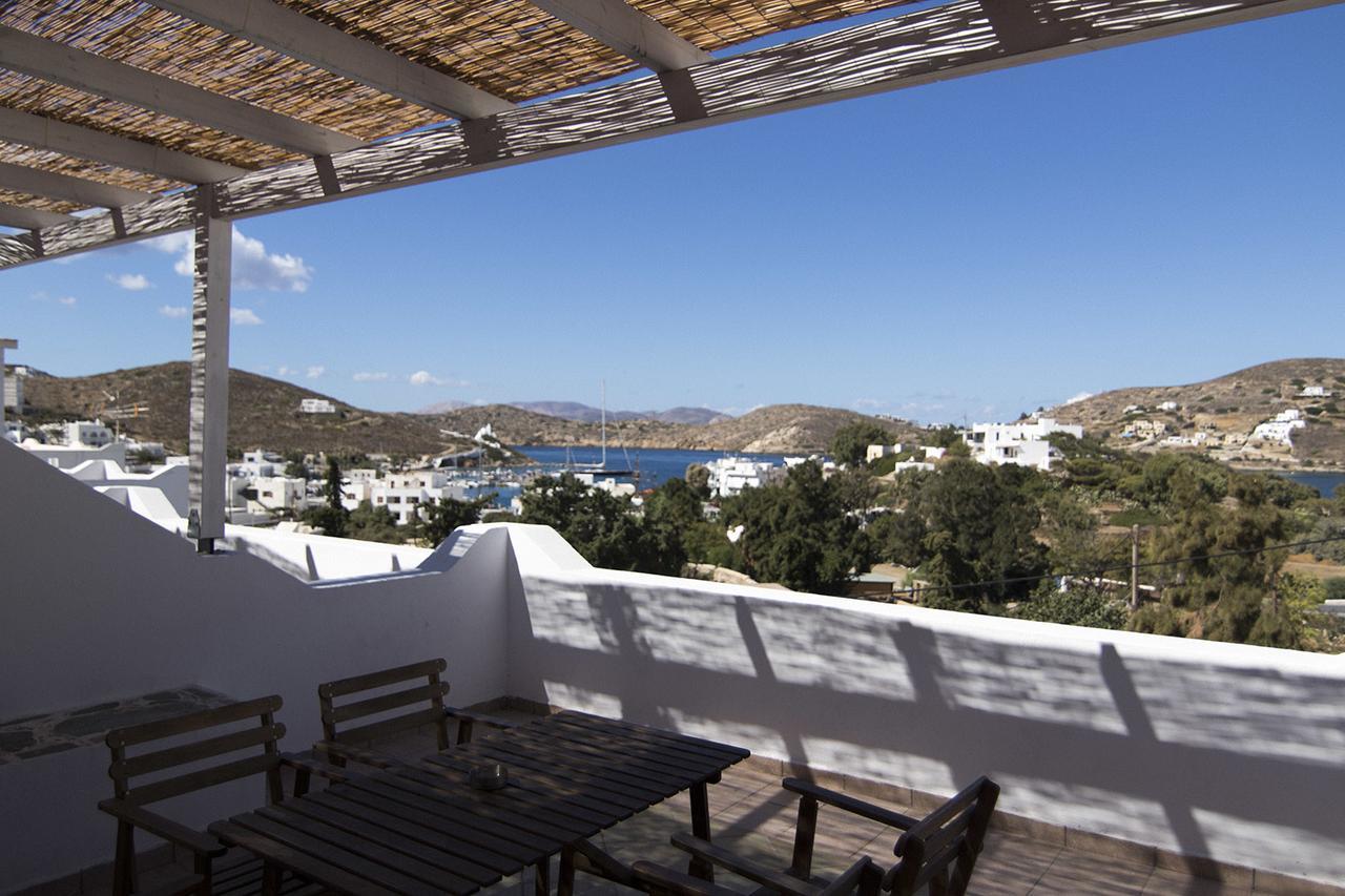 Armadoros Hotel / Ios Backpackers מראה חיצוני תמונה
