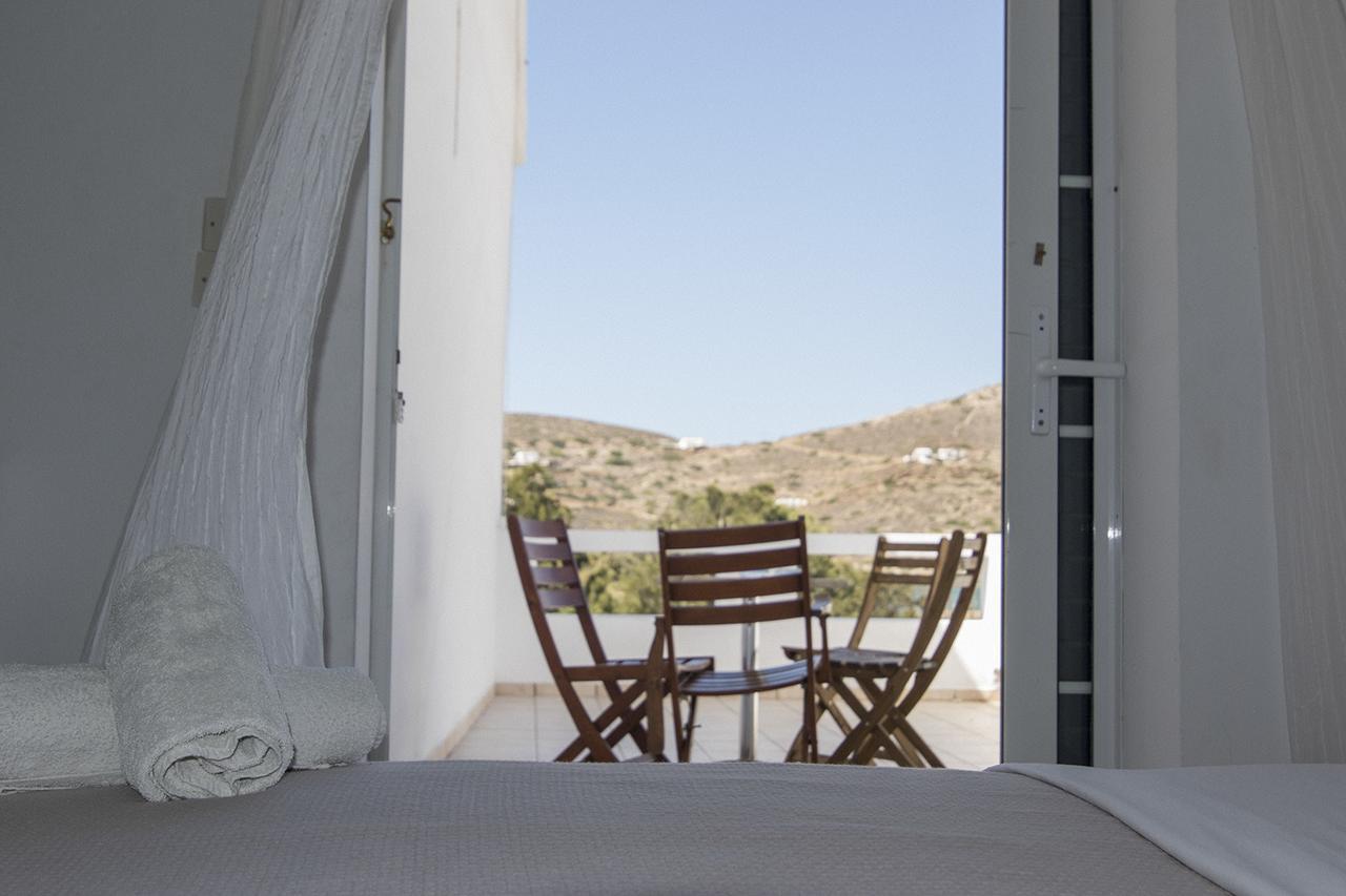 Armadoros Hotel / Ios Backpackers מראה חיצוני תמונה