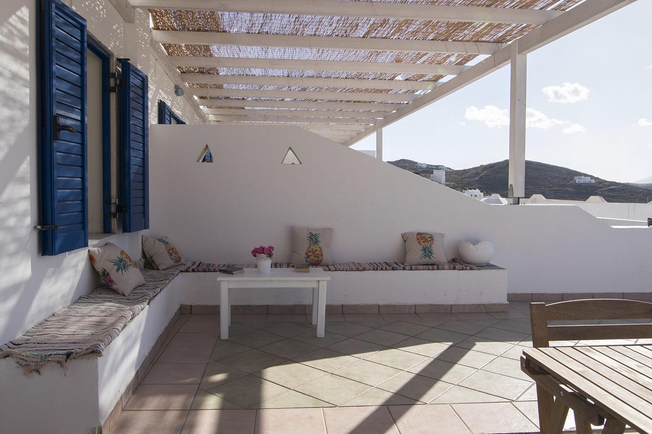Armadoros Hotel / Ios Backpackers מראה חיצוני תמונה