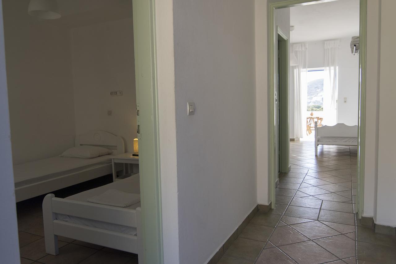 Armadoros Hotel / Ios Backpackers מראה חיצוני תמונה