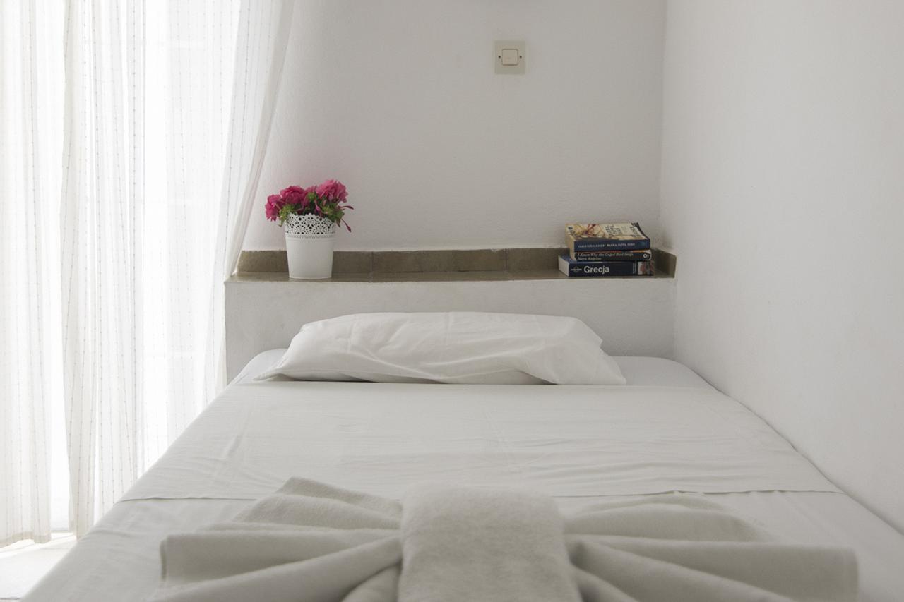 Armadoros Hotel / Ios Backpackers מראה חיצוני תמונה
