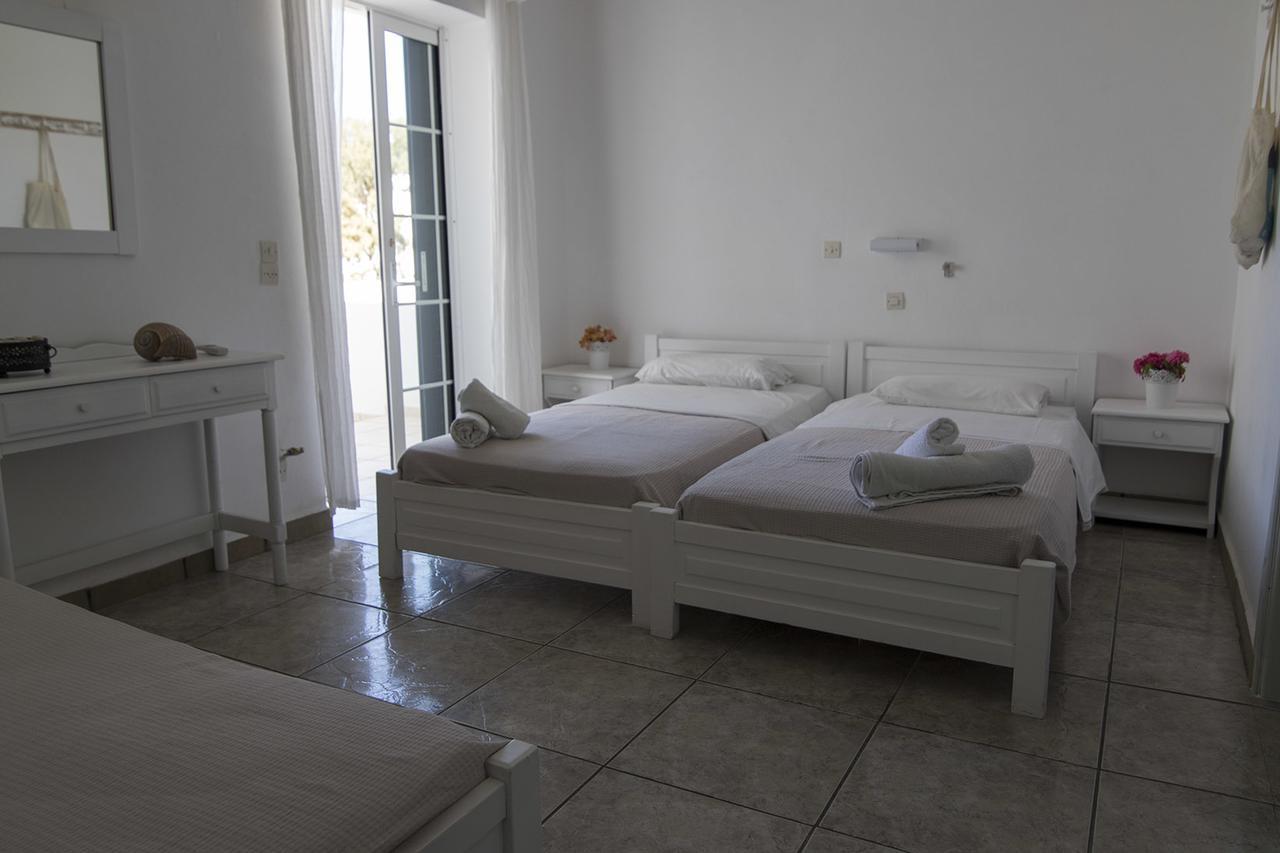 Armadoros Hotel / Ios Backpackers מראה חיצוני תמונה