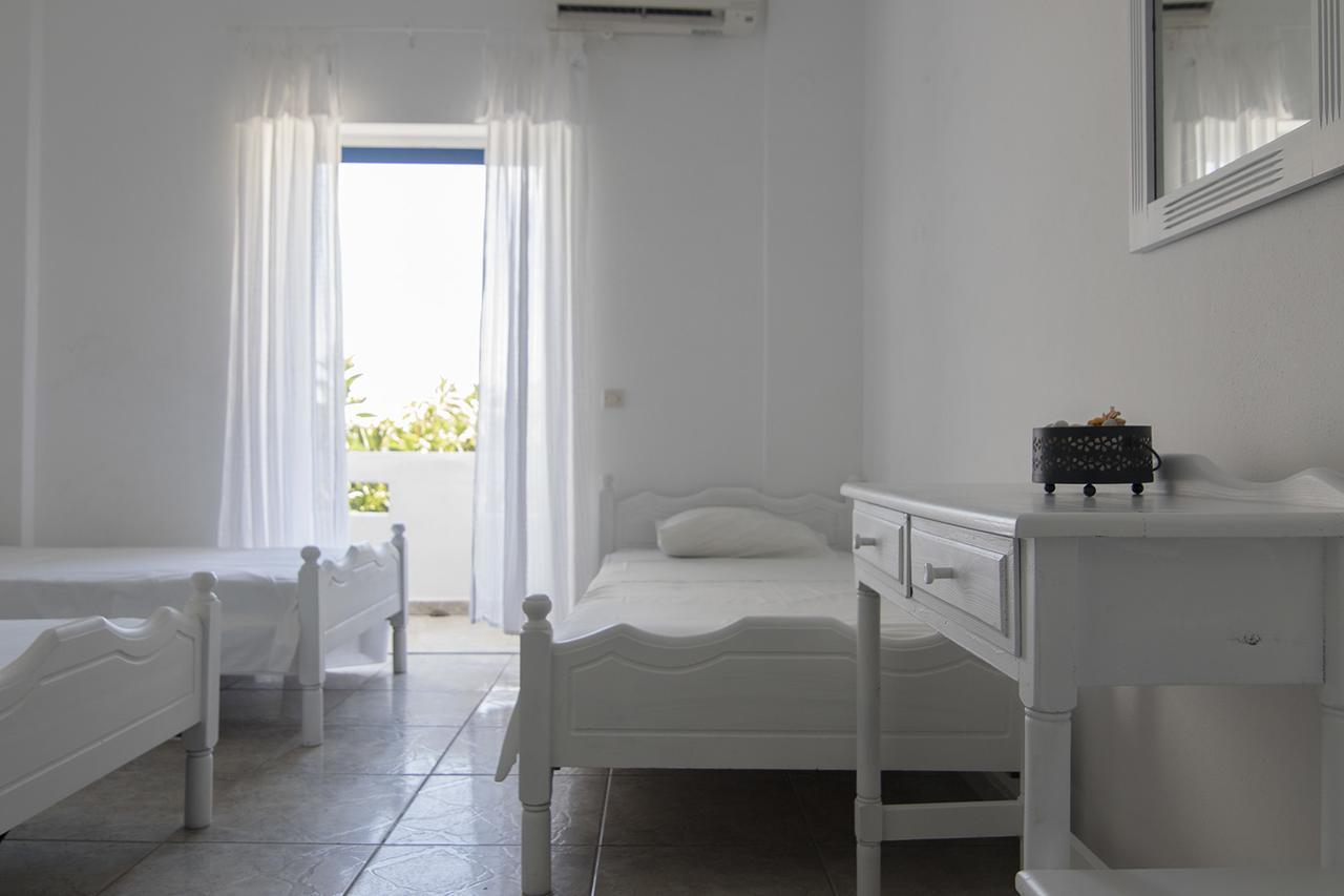 Armadoros Hotel / Ios Backpackers מראה חיצוני תמונה