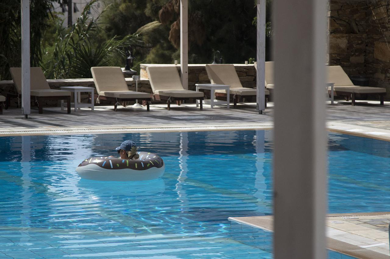 Armadoros Hotel / Ios Backpackers מראה חיצוני תמונה